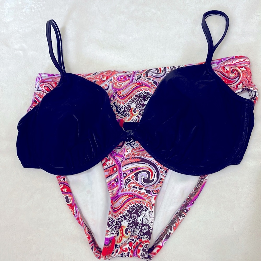 Ocean Avenue Swimwear 2 piece Women’s bathing suit, Size DD top, size S bottom